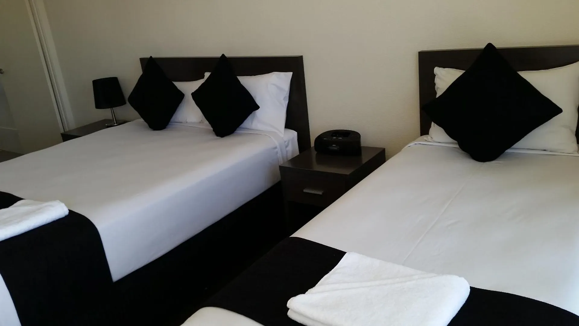Dooleys Tavern And Motel Capella